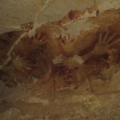 Photo 22. Tn Babul Taufiq Smail Lukisan Manusia Prasejarah